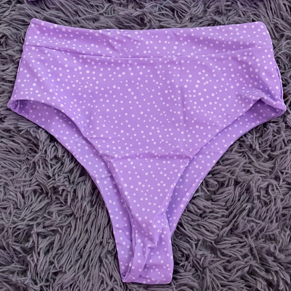 Bikini - Picture 4 of 5